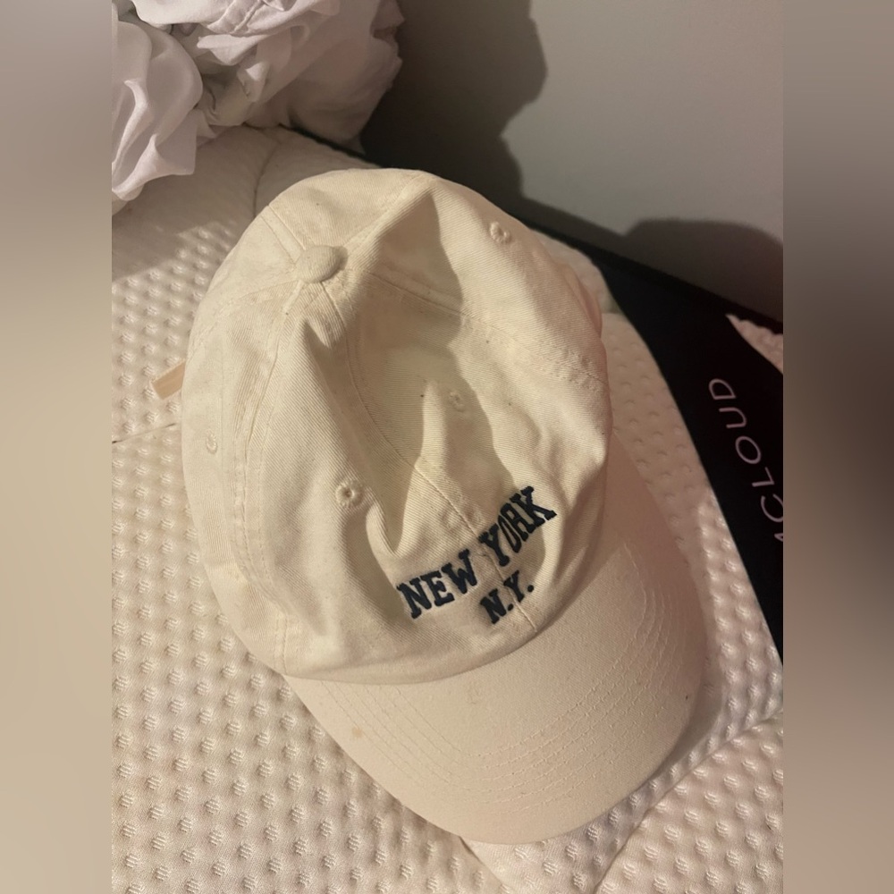 Brandy Melville dad hat tiny stain in corner as pictured